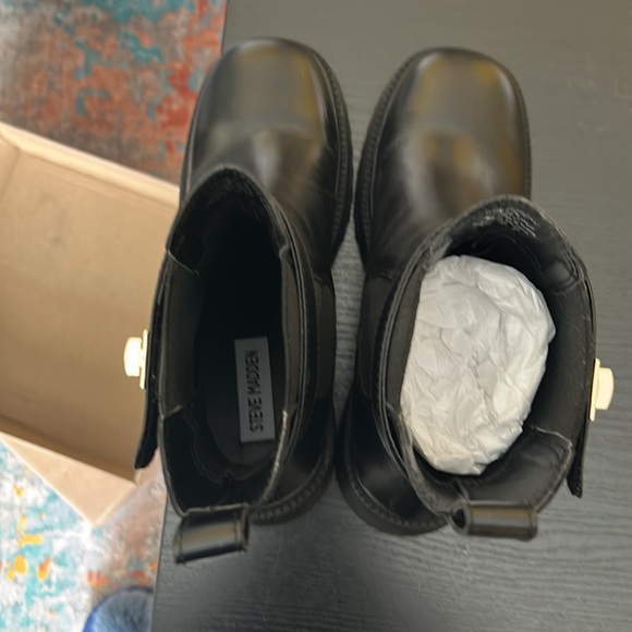 Steve Madden Black Leather Ankle Boots with gold accent. - Picture 12 of 15